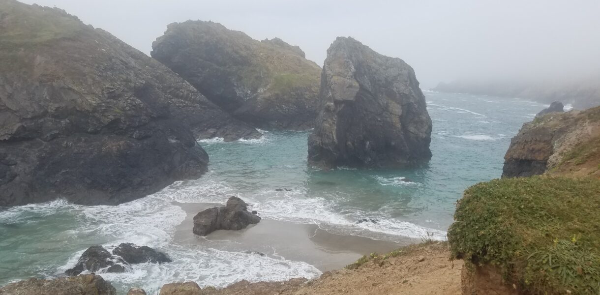 Best things to do in Cornwall. Visit Kynance Cove.