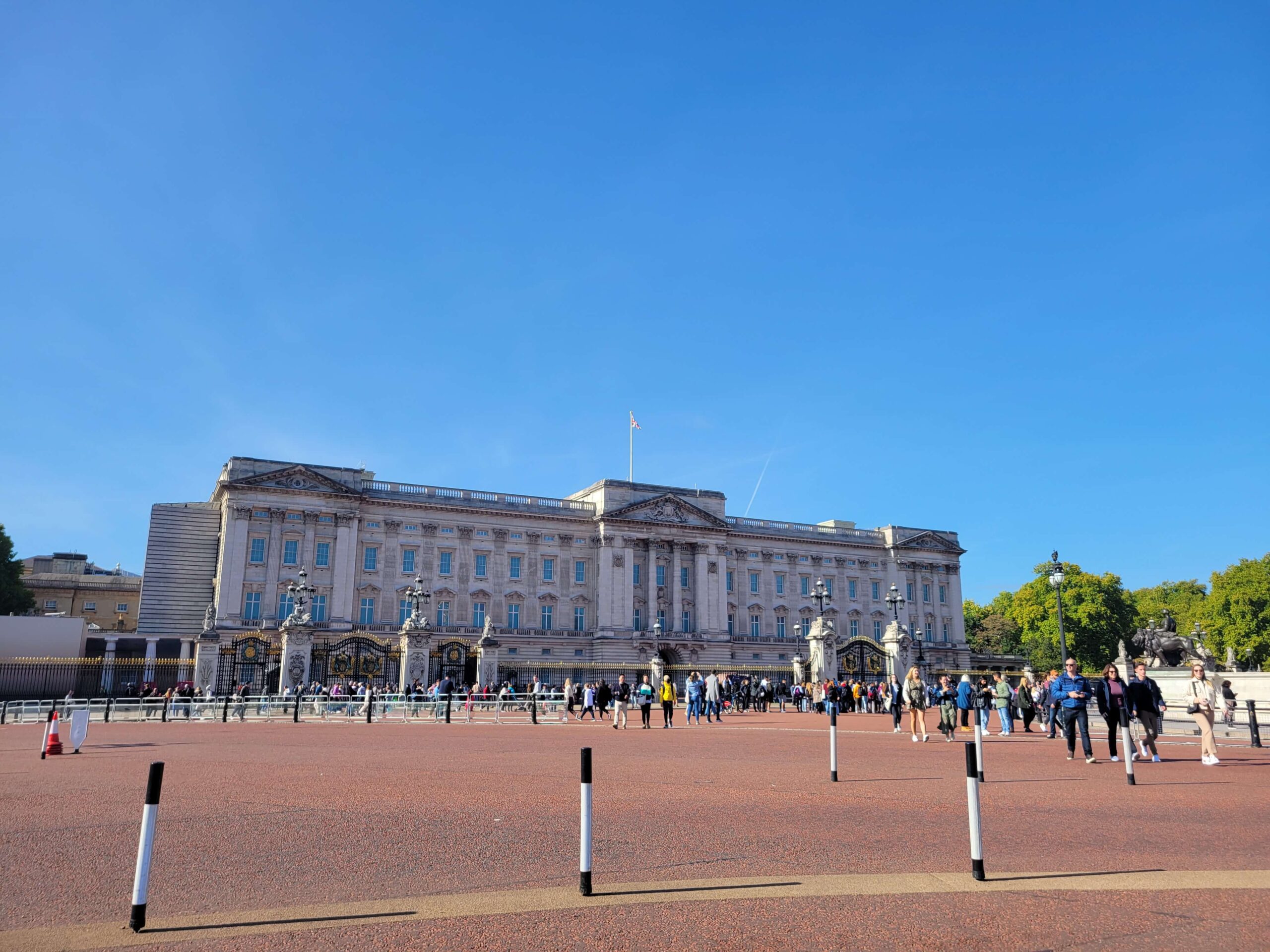 Buckingham Palace: One of the best things to do in London.