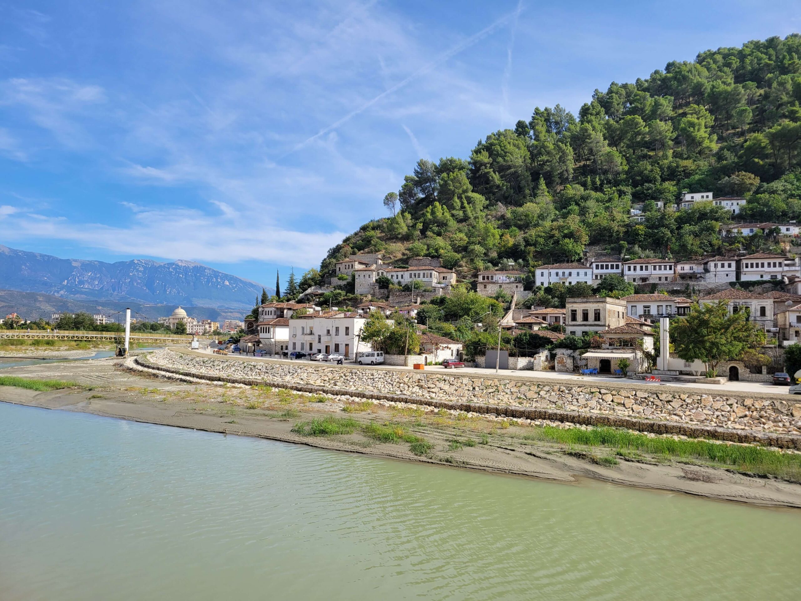 Use this travel guide to build a 3 day trip to Berat.